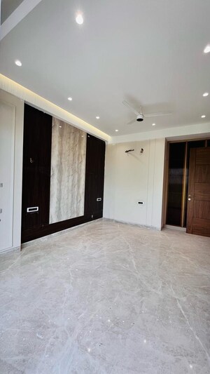 Room in 4 BHK Builder Floor at Ansal API Esencia, Sector 67 – for Sale