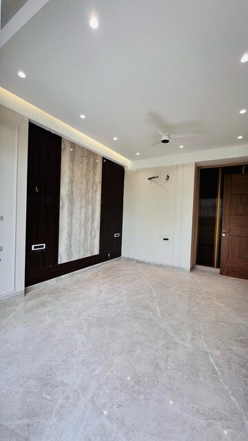 Room in 4 BHK Builder Floor at Ansal API Esencia, Sector 67 – for Sale