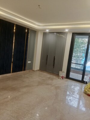 Room in 4 BHK Builder Floor at Saket – for Sale