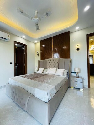 Bedroom in 3 BHK Builder Floor at BPTP Green Oaks, Sector 70a – for Sale