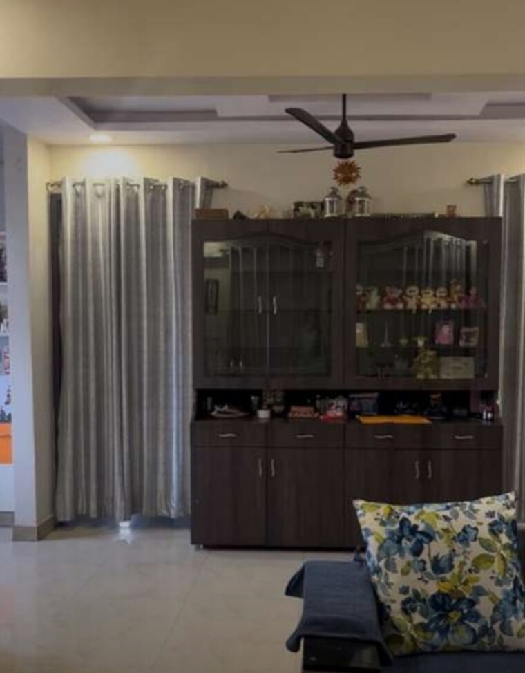 Living Room, hazratganj Commercial Office Space 1700 Sq.Ft. In Hazratganj Lucknow 9560450