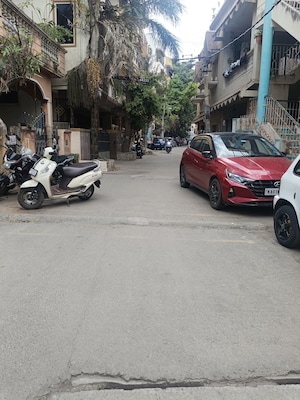 Parking in 4 BHK Independent House at Halasuru – for Sale