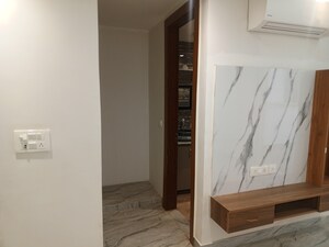 Building Lobby in 3 BHK Builder Floor at Ansal Sushant Lok I, Sector 43 – for Rent