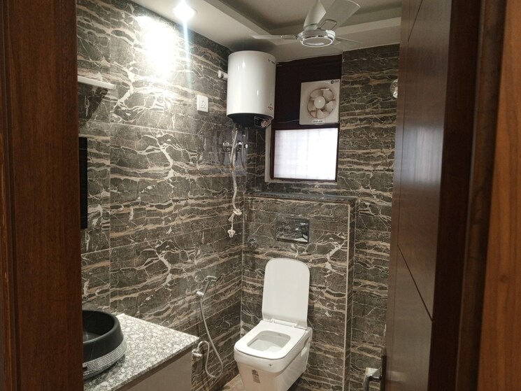 Bathroom, ansal-sushant-lok-i 3 Bedroom 215 Sq.Ft. Builder Floor In Sector 43 Gurgaon 9560480