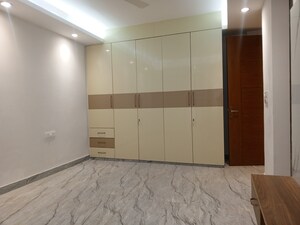 Room in 3 BHK Builder Floor at Ansal Sushant Lok I, Sector 43 – for Rent