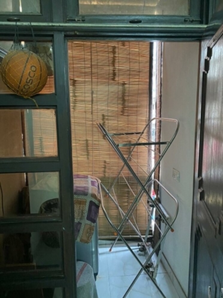 Other, east-of-kailash-block-b-rwa 3 Bedroom 1400 Sq.Ft. Builder Floor In East Of Kailash Delhi 9560196