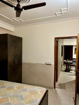 Building Lobby in 3 BHK Builder Floor at Ansal Sushant Lok I, Sector 43 – for Rent