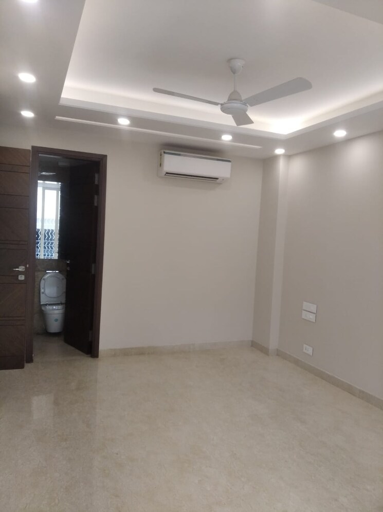 Room, gulmohar park 3 Bedroom 1800 Sq.Ft. Builder Floor In Gulmohar Park Delhi 9560550