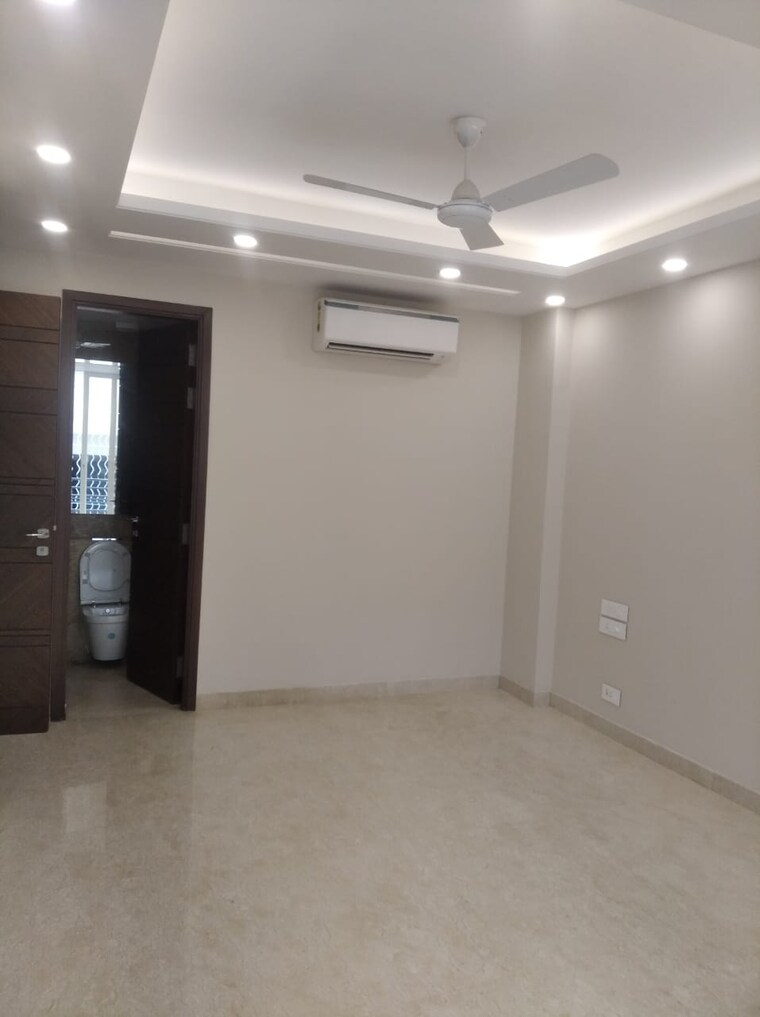 Room, gulmohar park 3 Bedroom 1800 Sq.Ft. Builder Floor In Gulmohar Park Delhi 9560550