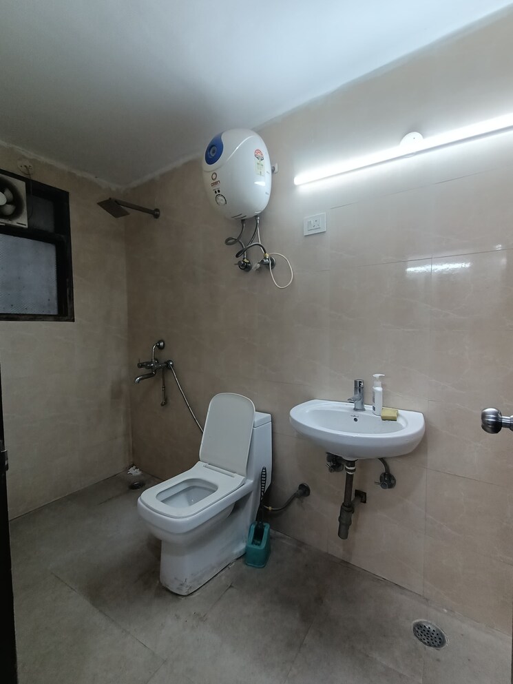 Bathroom, saket 1 Bedroom 450 Sq.Ft. Builder Floor In Saket Delhi 9560586