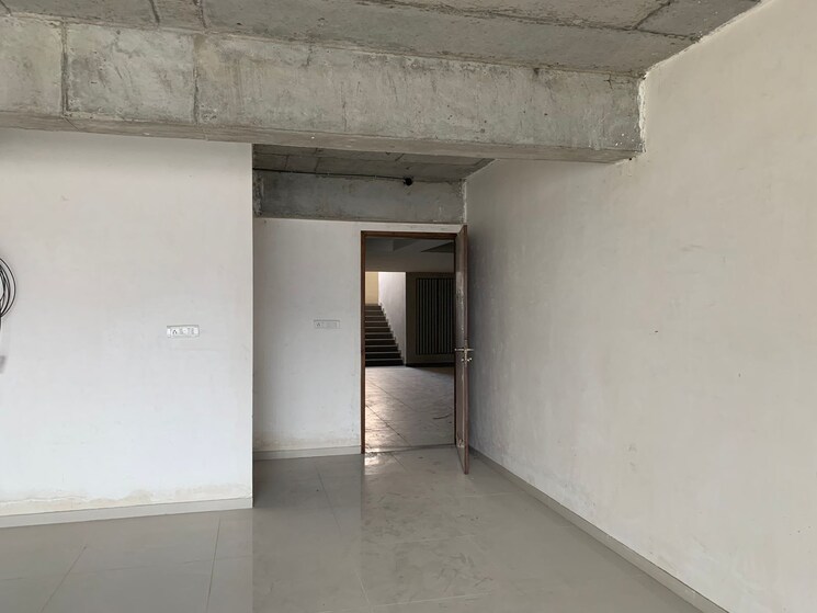 Room, binori-b-square-3 Commercial Office Space 855 Sq.Ft. In Bodakdev Ahmedabad 9560582