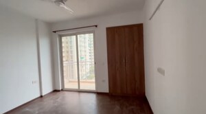 Room in 3 BHK Apartment at Godrej Icon, Sector 88a – for Rent