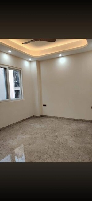 Room in 3 BHK Builder Floor at Nehru Enclave – for Rent