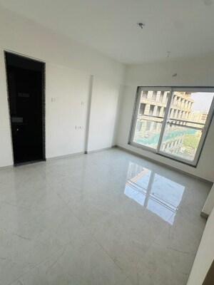 Room in 2 BHK Apartment at Vaibhavlaxmi Queens Avenue, Chembur – for Rent