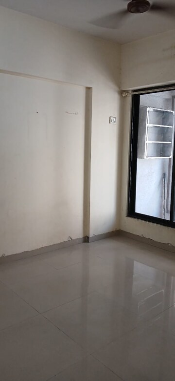 Room in 2 BHK Apartment at Ratna Samuha CHS, Andheri West – for Rent