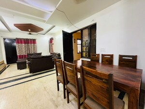 Dining area in 1 RK Independent House at Tarang Orchid, Sector 28 – for Rent
