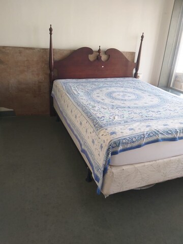 Bedroom in 2 BHK Apartment at Greenfields CHS, Andheri West – for Rent