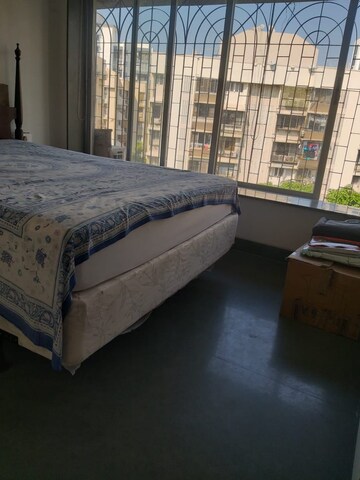 Bedroom in 2 BHK Apartment at Greenfields CHS, Andheri West – for Rent