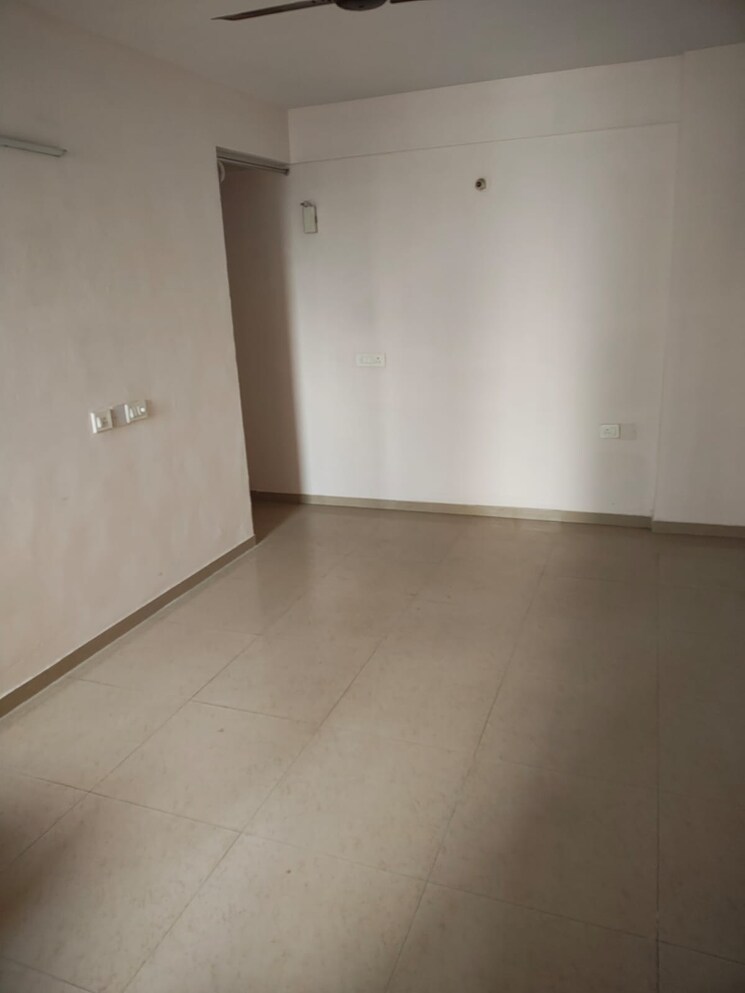 Room, shree-vardhman-green-court 2 Bedroom 690 Sq.Ft. Apartment In Sector 90 Gurgaon 9560945