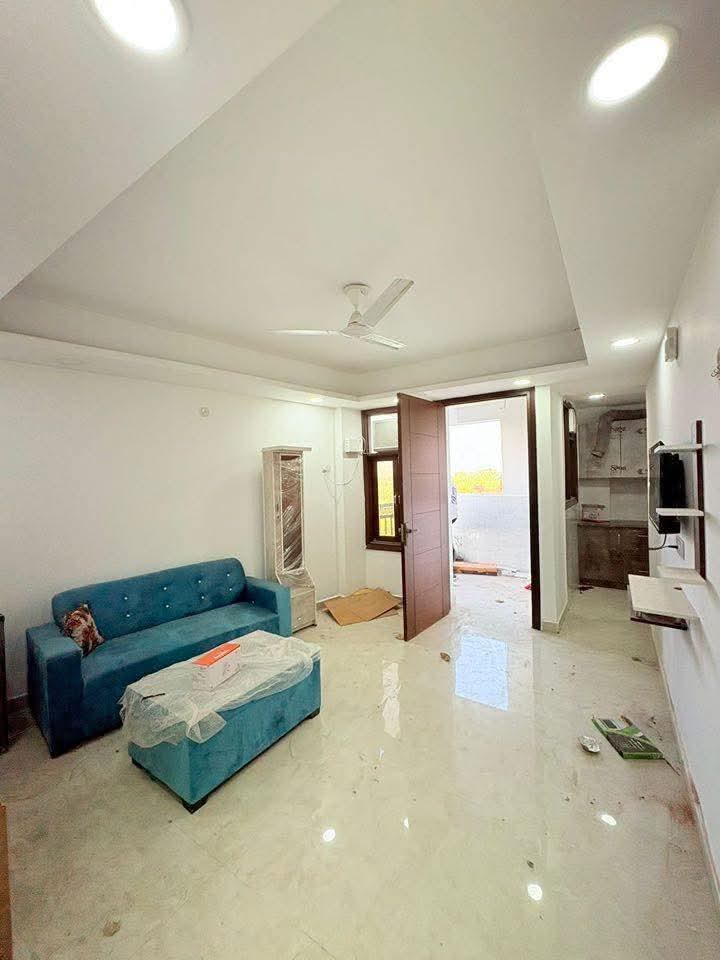 2 BHK Builder Floor For Rent in Chattarpur