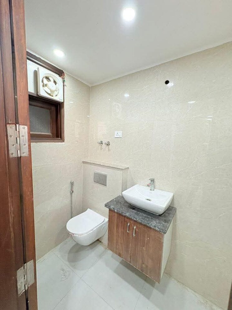 Bathroom, chattarpur 2 Bedroom 450 Sq.Ft. Builder Floor In Chattarpur Delhi 9560938