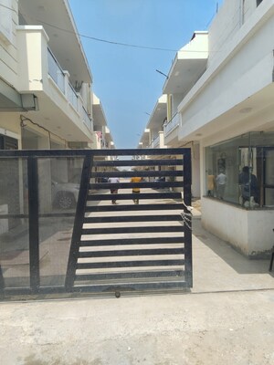 3 BHK Villa – Exterior View View at Sector 10 Greater Noida - for Rent