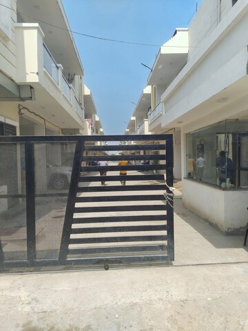 3 BHK Villa – Exterior View View at Sector 10 Greater Noida - for Rent