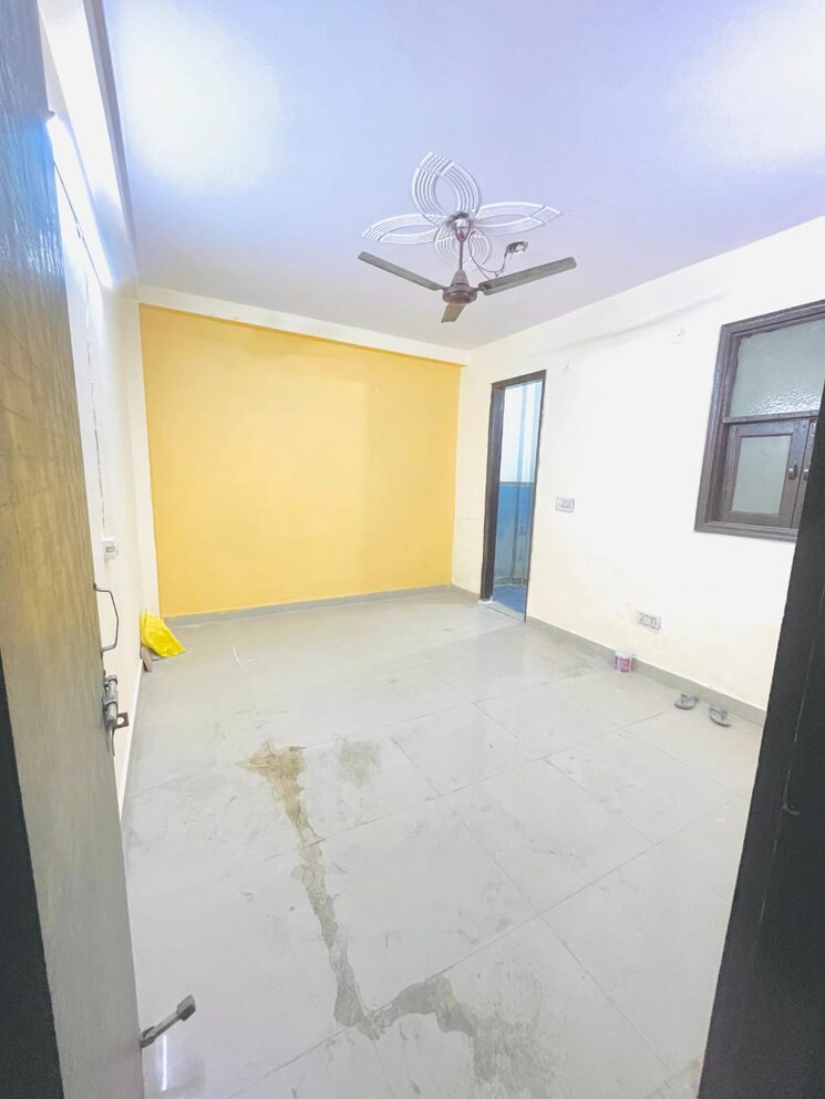 Room, nirman vihar 3 Bedroom 950 Sq.Ft. Builder Floor In Nirman Vihar Delhi 9560973