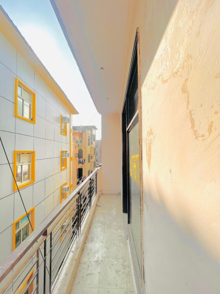 Balcony, nirman vihar 3 Bedroom 950 Sq.Ft. Builder Floor In Nirman Vihar Delhi 9560973
