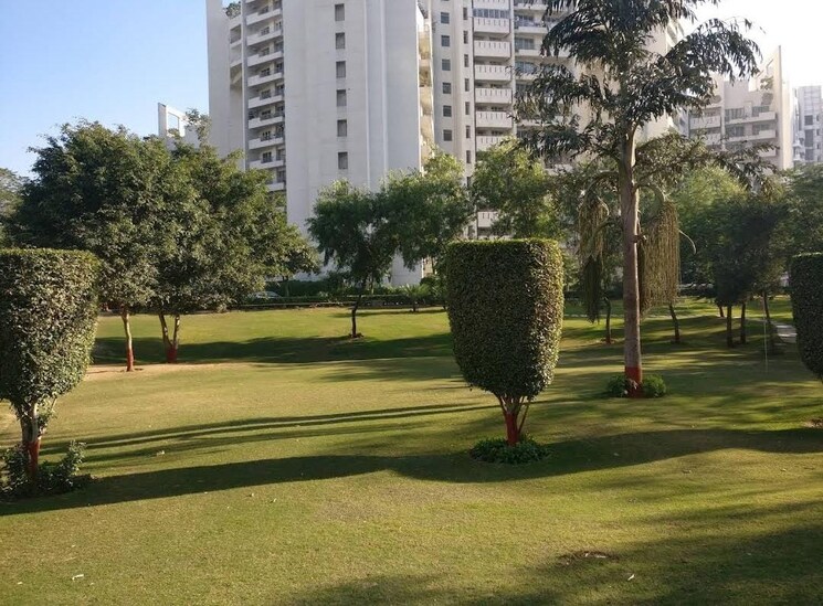 Garden, parsvnath-exotica 3 Bedroom 2610 Sq.Ft. Apartment In Sector 53 Gurgaon 9561003