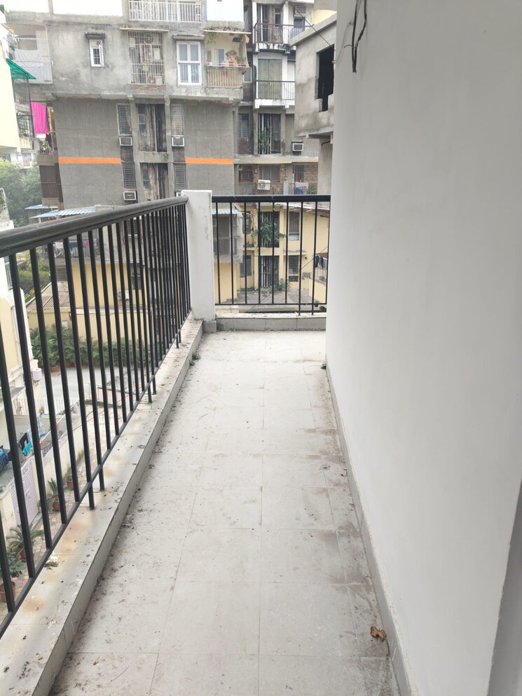 Balcony, sector 23 dwarka 1 Bedroom 500 Sq.Ft. Apartment In Sector 23 Dwarka Delhi 9561068