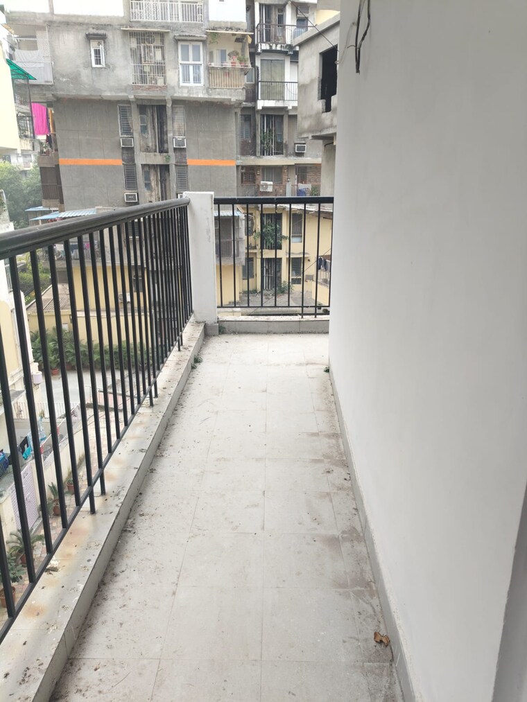 Balcony, sector 23 dwarka 1 Bedroom 500 Sq.Ft. Apartment In Sector 23 Dwarka Delhi 9561068