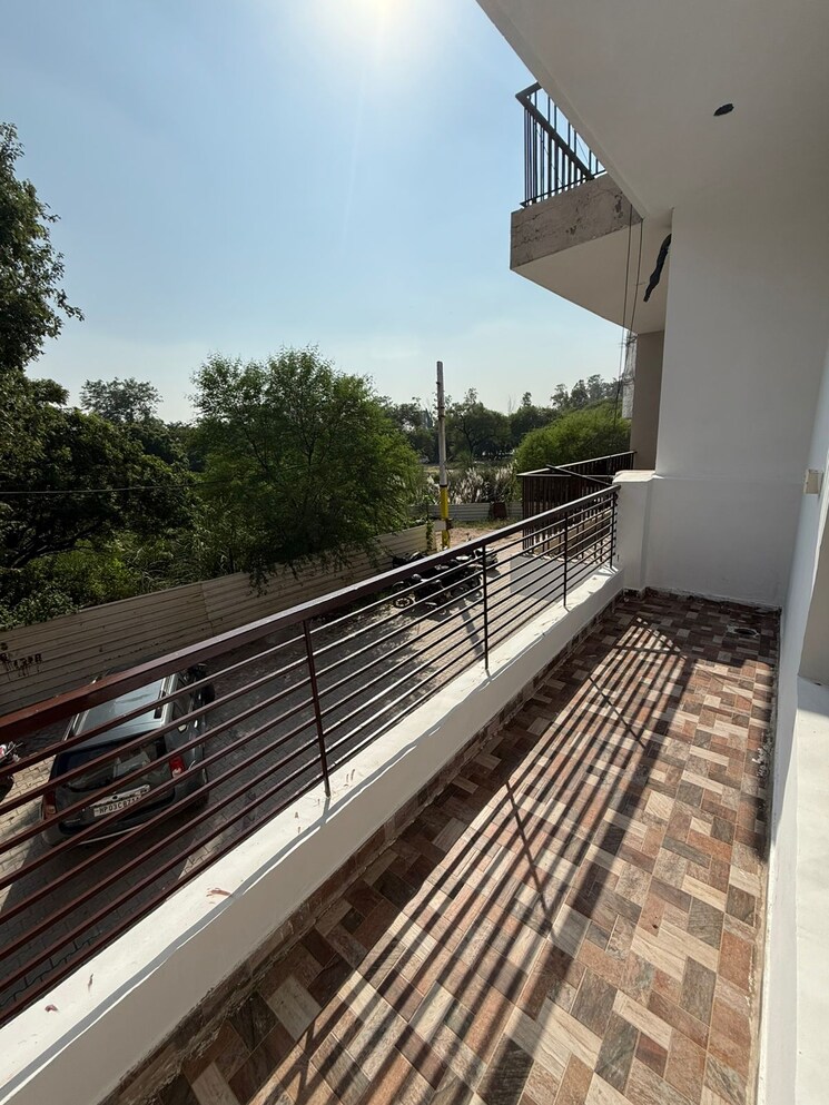 Balcony, dhakoli 2 Bedroom 900 Sq.Ft. Apartment In Dhakoli Zirakpur 9561092