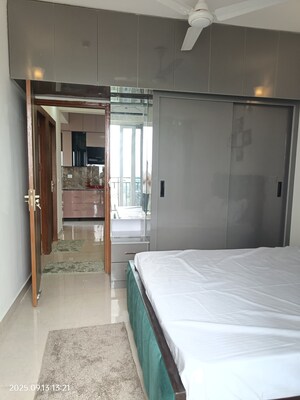 Room in 2 BHK Apartment at Signature Global Prime, Sector 63a – for Rent