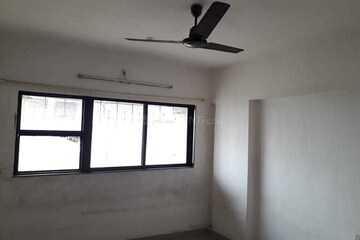 Room in 2 BHK Apartment at RNA NG Royal Park, Kanjurmarg East – for Rent