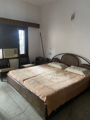 1 BHK Builder Floor For Rent in Sector 43