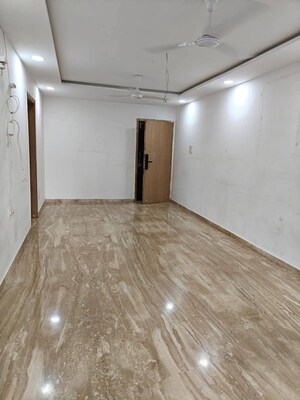 Room in 2 BHK Apartment at Zee Ashtavinayak, Andheri West – for Rent