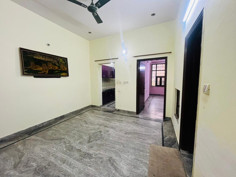 Room, tarang-orchid 2 Bedroom 1500 Sq.Ft. Independent House In Sector 28 Faridabad 9561209