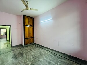 Room in 2 BHK Independent House at Tarang Orchid, Sector 28 – for Rent