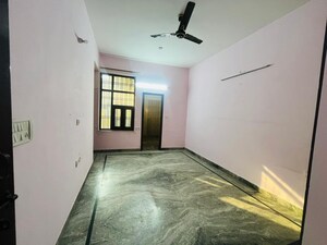 Room in 2 BHK Independent House at Tarang Orchid, Sector 28 – for Rent
