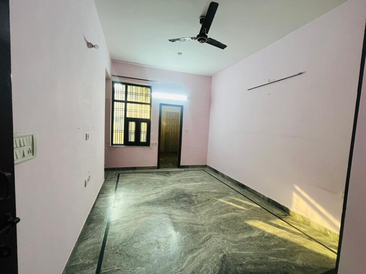 Room, tarang-orchid 2 Bedroom 1500 Sq.Ft. Independent House In Sector 28 Faridabad 9561209