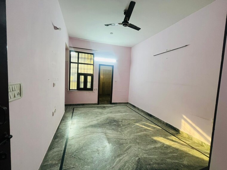 Room, tarang-orchid 2 Bedroom 1500 Sq.Ft. Independent House In Sector 28 Faridabad 9561209