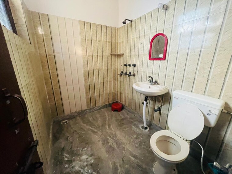 Bathroom, tarang-orchid 2 Bedroom 1500 Sq.Ft. Independent House In Sector 28 Faridabad 9561209