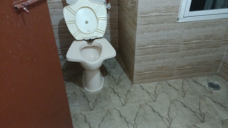 Bathroom, vaishali sector 4 2 Bedroom 990 Sq.Ft. Builder Floor In Vaishali Sector 4 Ghaziabad 9561244