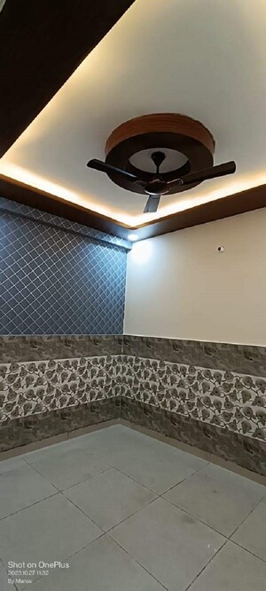 Room in 2 BHK Builder Floor at Dwarika Puri rd – for Sale