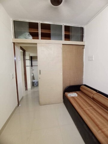 Kitchen in 1.5 BHK Apartment at Kanakia Park Apartment, Kandivali East – for Rent