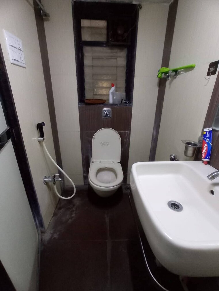 Bathroom, kanakia-park-apartment 1.5 Bedroom 525 Sq.Ft. Apartment In Kandivali East Mumbai 9561249