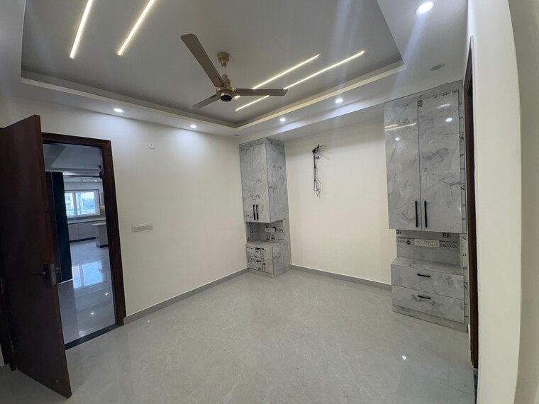 Room, sector 81 3 Bedroom 1400 Sq.Ft. Builder Floor In Sector 81 Faridabad 9561276