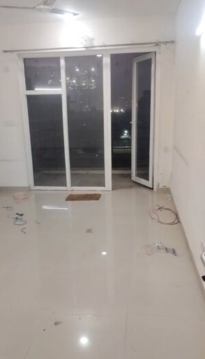 Room in 2 BHK Apartment at Dhoot Time Residency, Sector 63 – for Rent