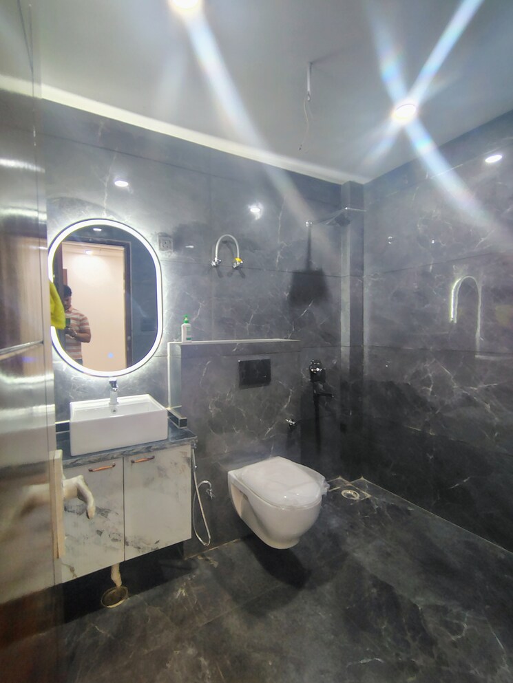 Bathroom, sector 85 3 Bedroom 1255 Sq.Ft. Builder Floor In Sector 85 Faridabad 9561355